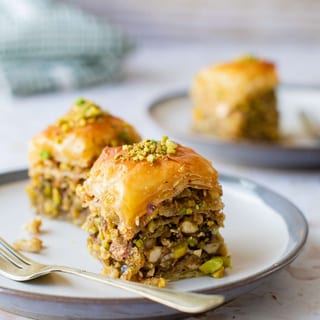 Pistachio Baklava (v)